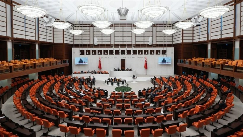 AYM’den yürütme ve yasamaya hukuk freni - Resim : 1
