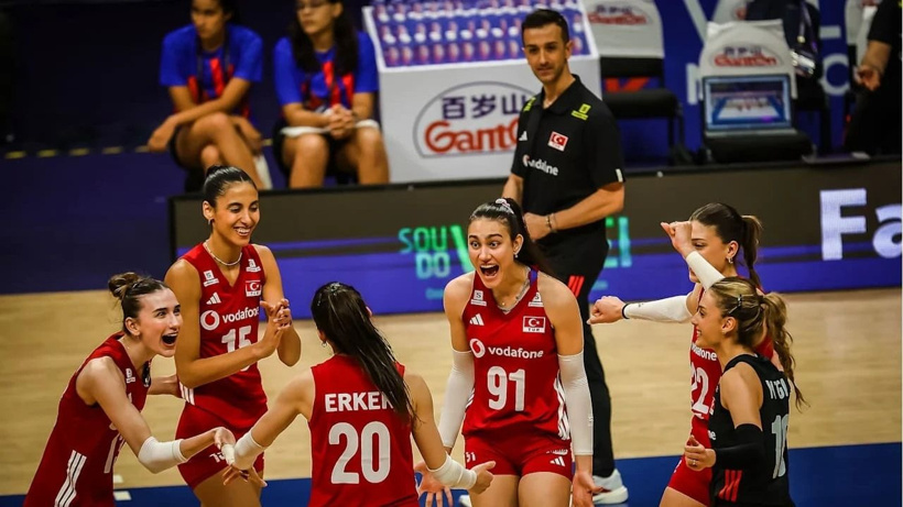 Santarelli son kararını açıkladı: Tam da Filenin Sultanları'na 1 gün kala - Fotoğraf: 13