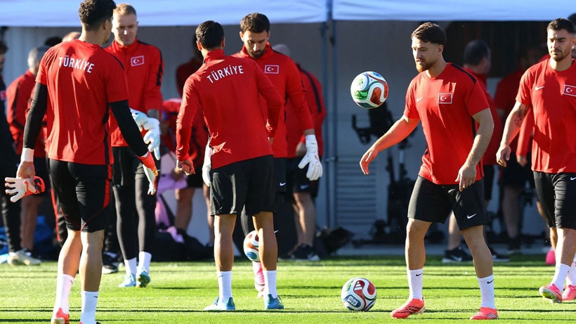 Milli takımın ilk 11'i belli oldu: Montella'dan Paraguay'a büyük sürpriz - Fotoğraf: 3