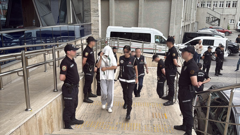 Sağlıkta rüşvet ve kürtaj çarkı! Doktorun odasından yarım milyon çıktı - Fotoğraf: 3