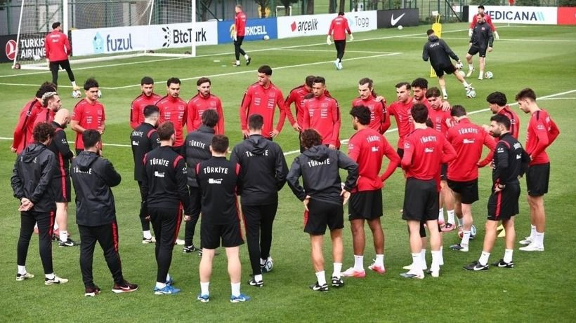 Türkiye Paraguay işte ilk 11: Montella değişiklikleri açıkladı - Fotoğraf: 7