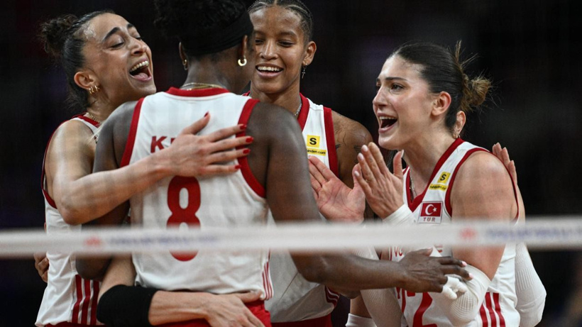 Filenin Sultanları'na Japonya öncesi kötü haber: Milli voleybolcu ameliyat oldu - Fotoğraf: 8
