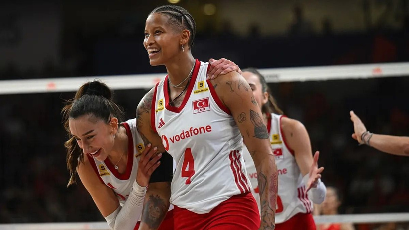 Filenin Sultanları'na Japonya öncesi kötü haber: Milli voleybolcu ameliyat oldu - Fotoğraf: 5
