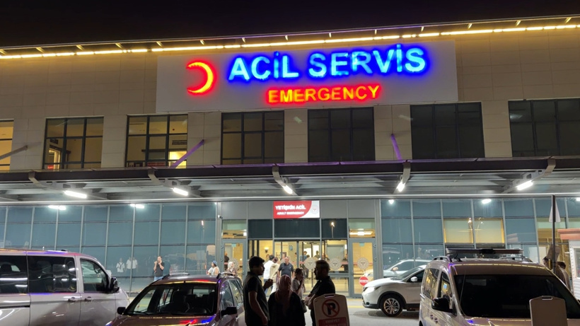 Afyonkarahisar'da arabalar birbirine girdi: 1 ölü 6 yaralı