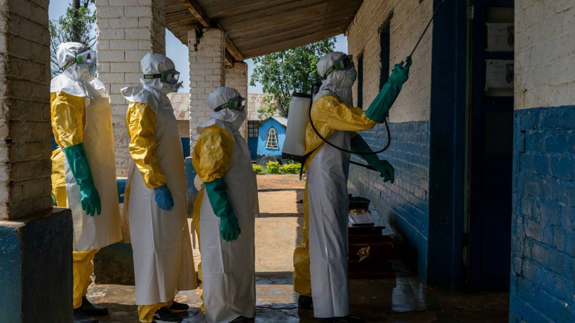 Avrupa'da Ebola krizi büyüyor! Temaslılar karantinaya alındı