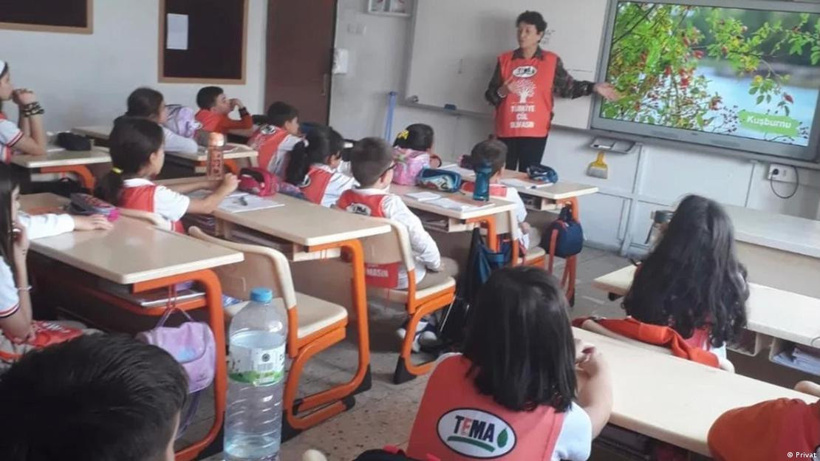 75 yaşındaki kalp hastası Ayten öğretmene ''terör' tutuklaması! Savcı eşi ölünce TEMA gönüllüsü olmuş - Resim : 1