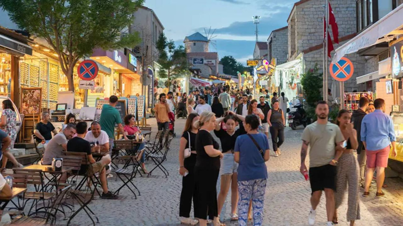 Alaçatı’da 18 bin liralık yemeğe 870 bin lira hesap geldi