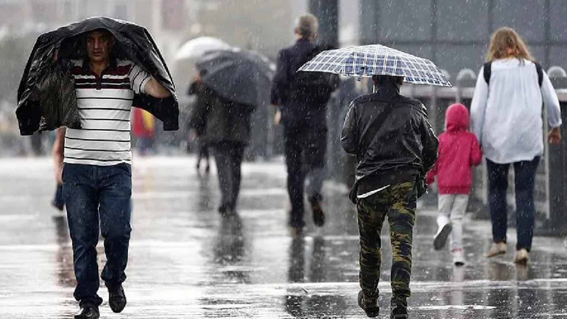AKOM İstanbul için saat verdi: Gök gürültülü sağanak yağış geliyor