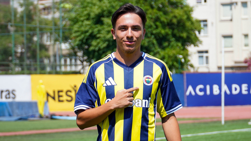 Galatasaray'dan Fenerbahçe'ye gitti: İlk hareketi olay oldu