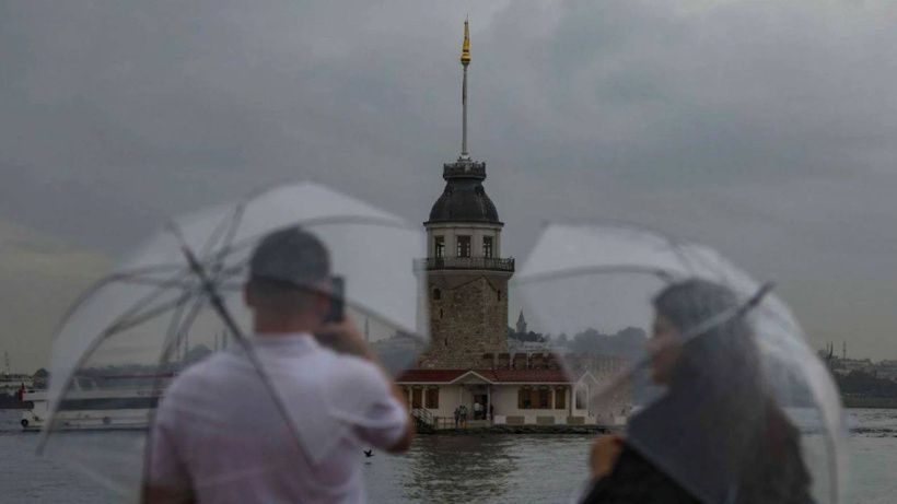 Balkan bombası patlamaya geliyor! Meteoroloji kuvvetli sağanak ve rüzgar için saat verdi