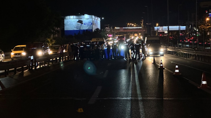 E5'te arabanın çarptığı yaya öldü: Trafik kilitlendi