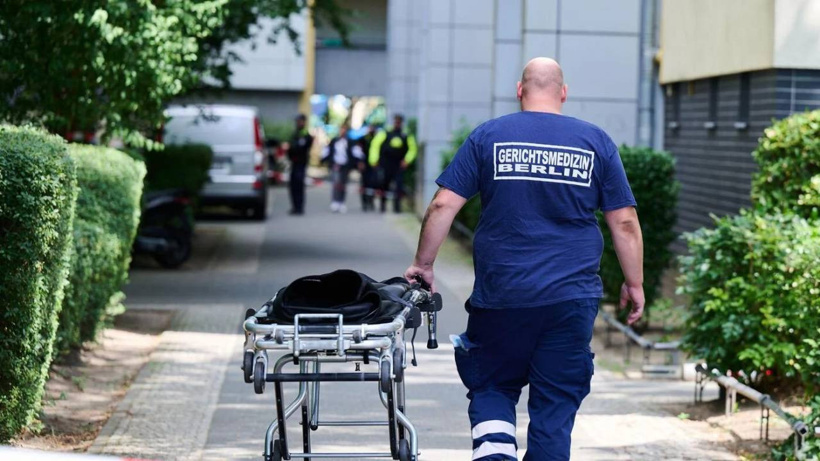 Apartman avlusunda ölü bulunmuştu... Yeni doğan bebeğin annesi 14 yaşında çıktı