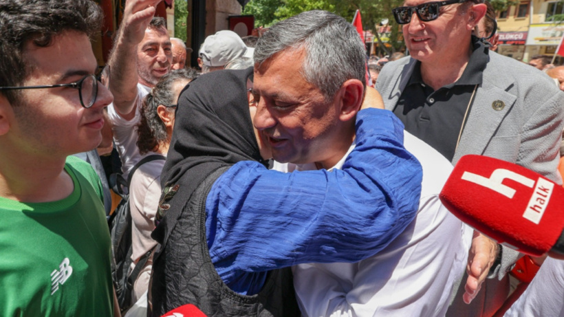 Özgür Özel üç aşamalı yol haritasını açıkladı: Baskın seçime karşı yedek parti planı