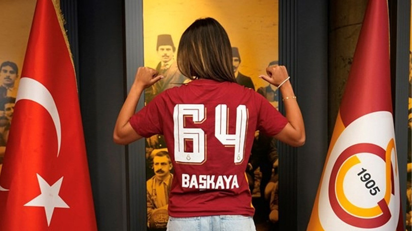 Danimarka'da doğdu Galatasaraylı oldu: İmzayı attı resmen açıklandı