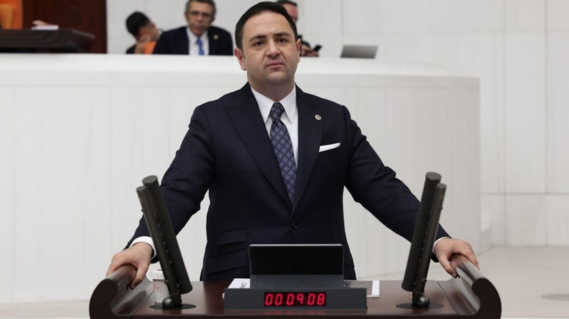 'Yeni partide olmayacak' iddiasına Umut Akdoğan'dan açıklama