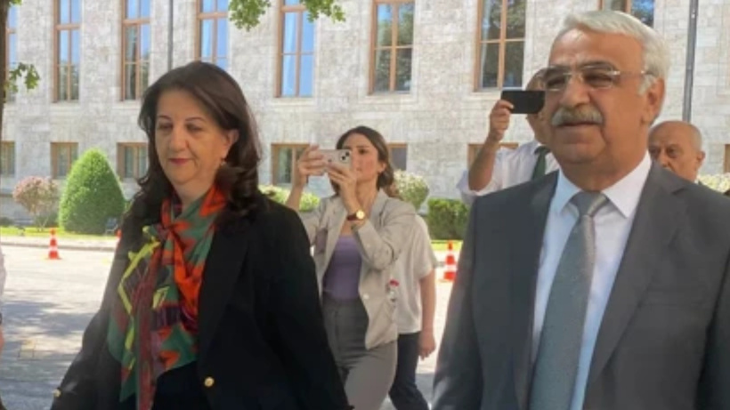 Meclis'te gece yapılan kritik AKP-DEM toplantısının nedeni belli oldu: Temmuza yetişmiyor