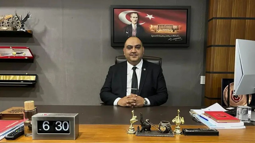 AKP'ye geçeceği iddia edilen vekilden dikkat çeken hamle: Paylaşımları sildi, telefonlara çıkmıyor