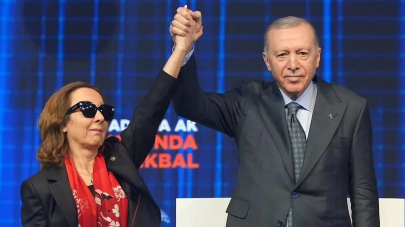 Serap Yazıcı Özbudun'dan "ömür boyu cumhurbaşkanı kalın" iddiasına fıkralı yanıt