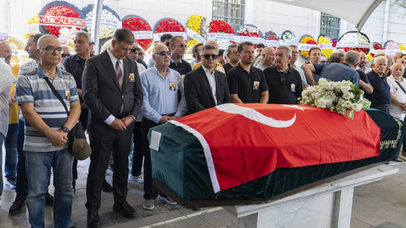 Gazeteci Çetin Gürel İzmir'de son yolculuğuna uğurlandı