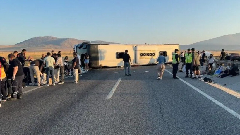 Son Dakika | Kütahya’da yolcu otobüsü devrildi: 31 yaralı