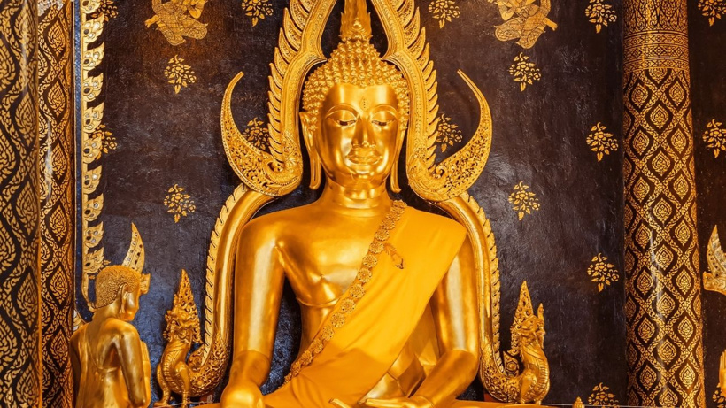 Plaka plaka tam 33 altın parça yatan Buddha'nın altından çıktı