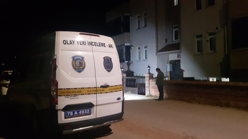 Balkondan düşen alzheimer hastası kurtarılamadı