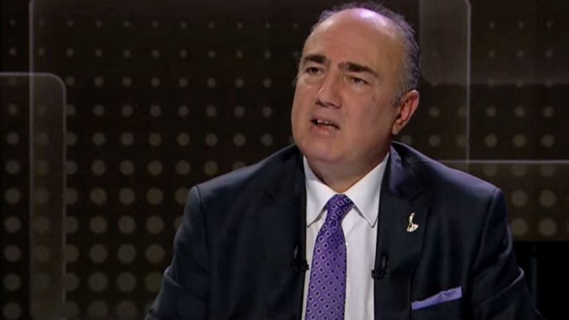İYİ Parti kurucularından gazeteci Vedat Yenerer hayatını kaybetti