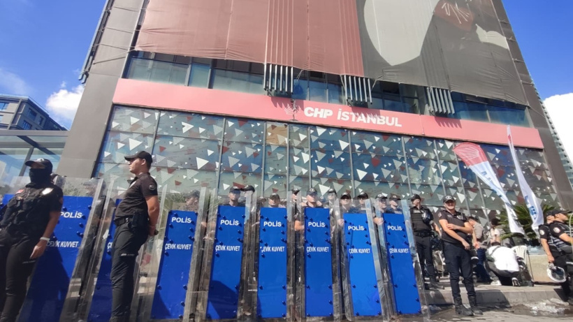 CHP'de YENİ Parti istifaları: İstanbul il yönetimi ve 36 ilçe başkanı istifa etti