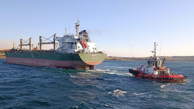 Yük gemisi karaya oturdu! Çanakkale Boğazı trafiğe kapatıldı