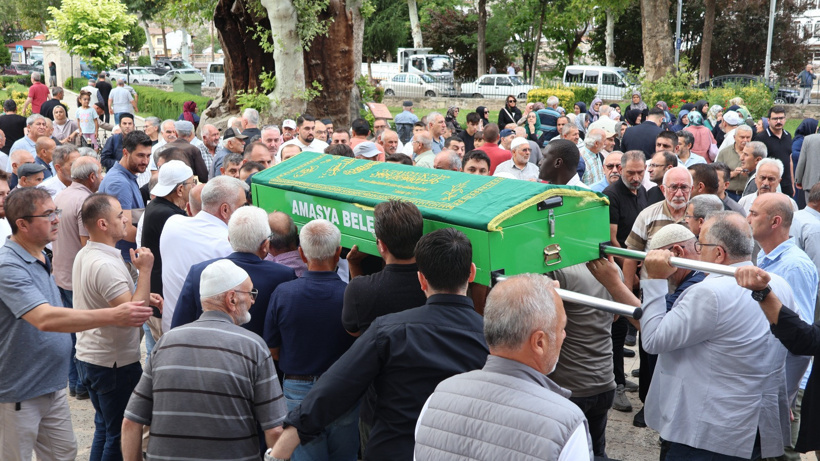 Anne oğul 2 ayrı şehirde 2 saat arayla öldü: Birbirlerinin vefatından haberleri olmadı - Resim : 1