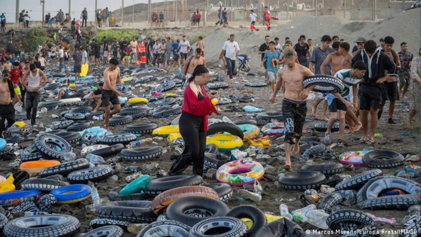 50 bin kişi Avrupa yolunda denizi aştı: Dalga dalga bize yabancı olmayan topraklara geldi - Fotoğraf: 4