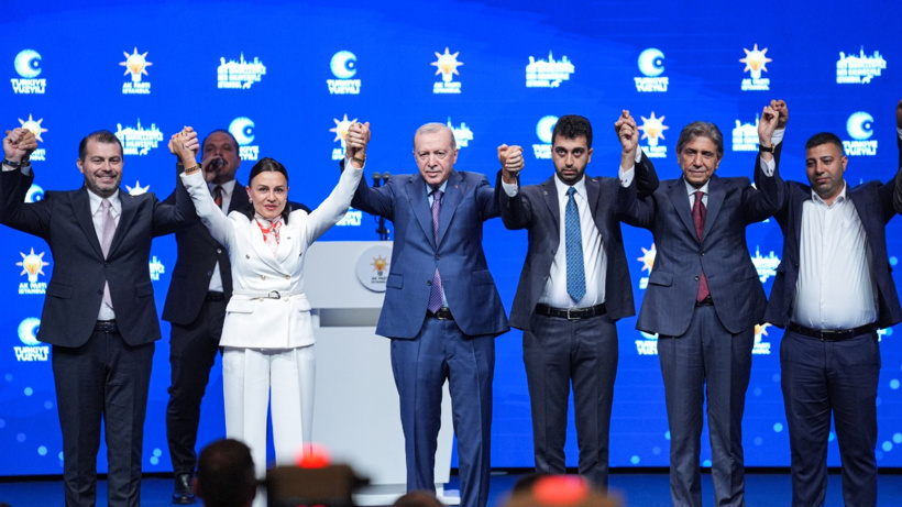 AKP’ye geçtiler ama tepkileri göğüsleyemediler! Hepsi hesaplarını yorumlara kapadı