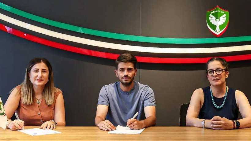 Amedspor Hafız'a imzayı attırdı