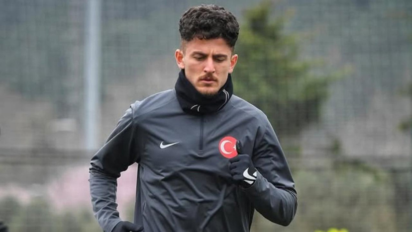 Bursaspor 1.90'lık stoperi resmen açıkladı