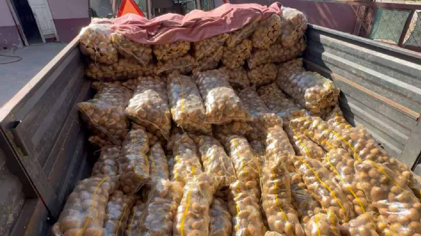 Kapış kapış gitti! Tonlarcasını çuval çuval ücretsiz dağıttı