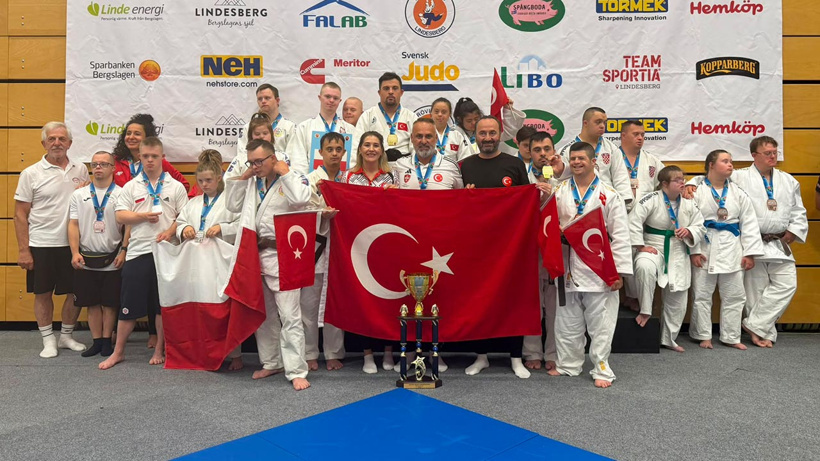 İsveç'te namağlup dünya şampiyonu olduk