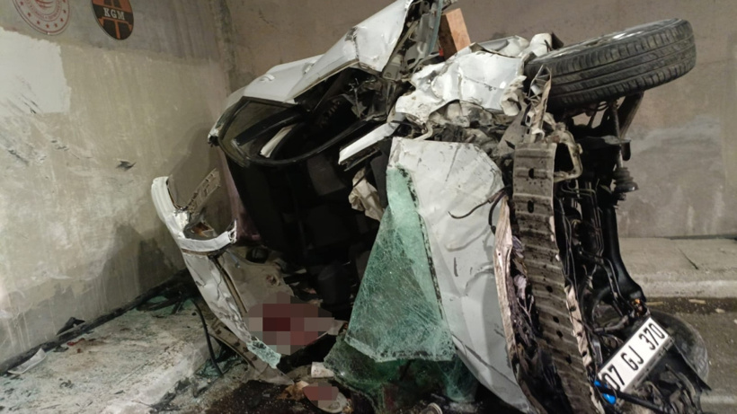 Antalya'da dehşet kaza: Yaşlı çift kurtarılamadı