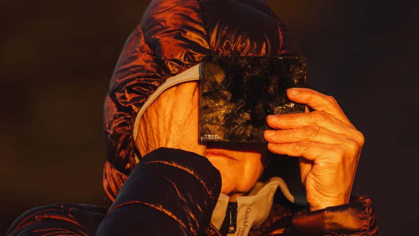 Avrupa'yı sokağa döken Güneş tutulmasını bulutların üzerinden izlediler - Fotoğraf: 6