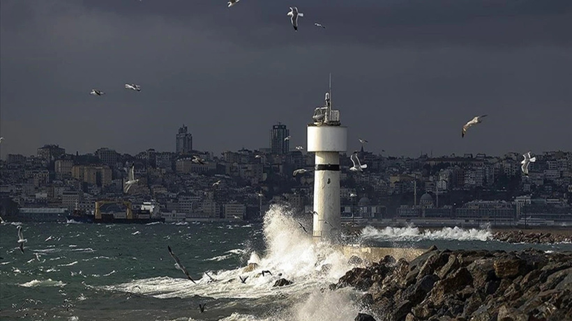 İstanbul ve İzmir dahil 15 il sarı kodla uyarıldı: Kuvvetli fırtına ve sağanak için saat açıklandı