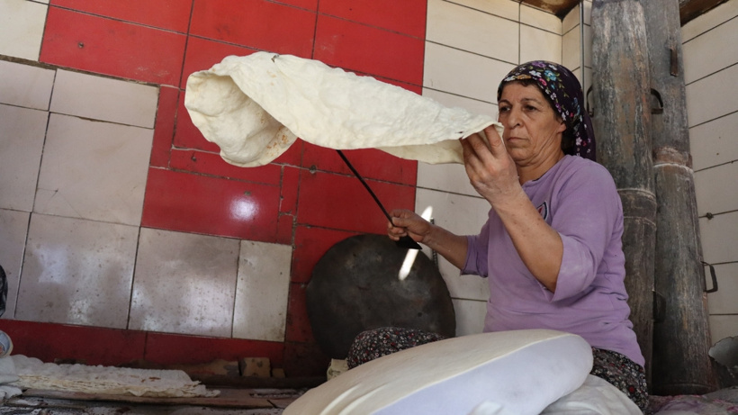 50 derece sıcakta alın teriyle pişiyor: Talebe yetişilemiyor, müşteriye yok çekiyorlar
