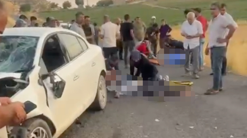 Mardin'de feci kaza: Otomobille kafa kafaya çarpışan motosikletteki 2 kişi can verdi
