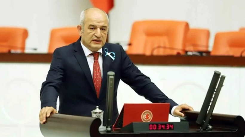 AKP'ye geçişler sonrasında Meclis'te Yeni Yol grubu düşecekti: Ali Fazıl Kasap geçiş yaptı