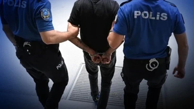 Suç işleyip yurt dışına kaçan 245 kişi Türkiye'ye iade edildi