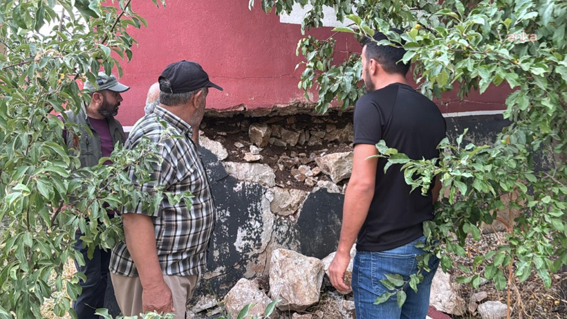 Hakkari'de taş ocağı patlamaları evlerde çatlaklar oluşturdu
