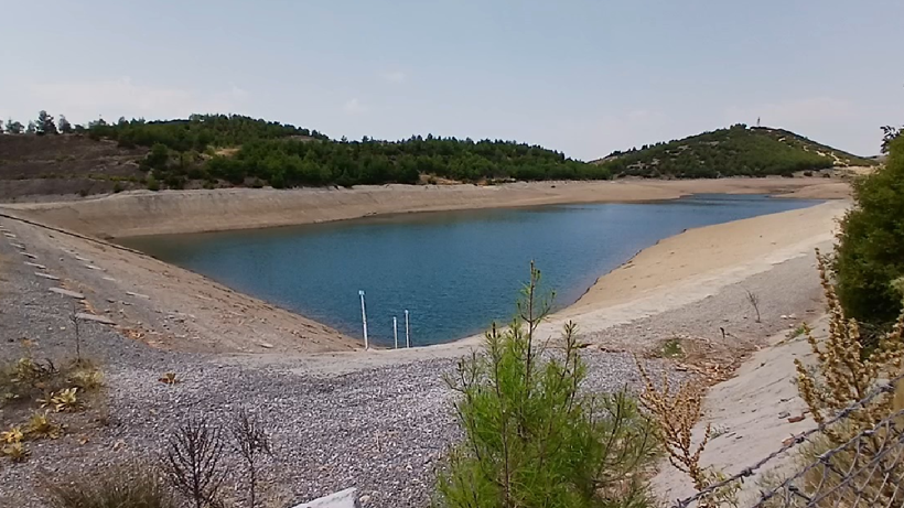 Milyonlarca lira harcandı gölet su tutamadı: Üreticiler isyan etti