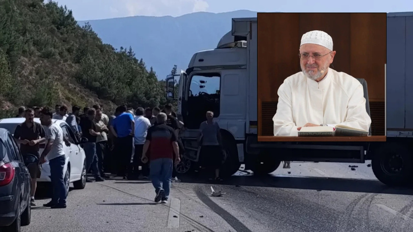 Erenköy cemaatinin önde gelen ailesi araçlarıyla kamyonun altında kaldı