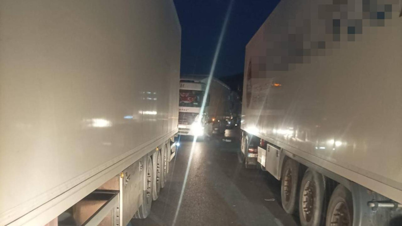 Gümrük Kapısı’nda feci kaza! TIR’ların arasında can verdi