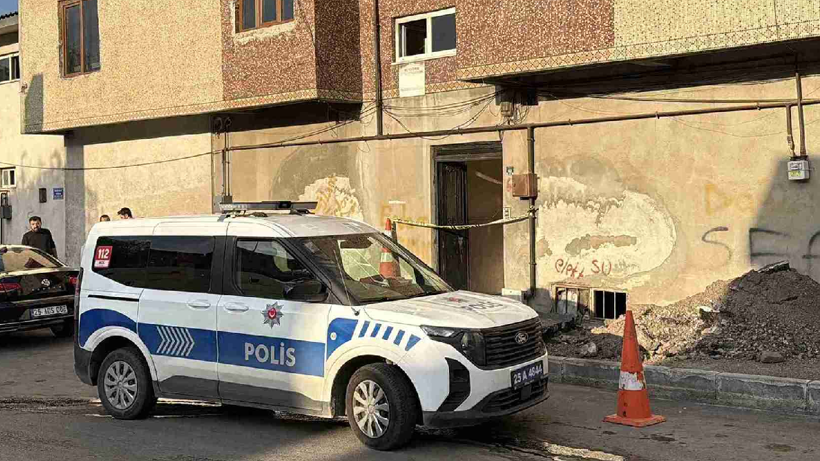 Apartman dairesindeki kavga kanlı bitti: 1 kişi hayatını kaybetti