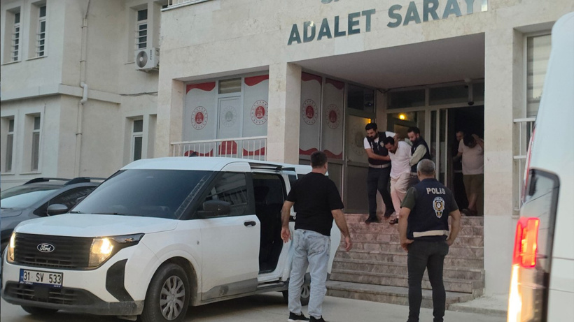 Kabus gibi olay! Çocuğun başına silah dayayıp ellerini bağladılar: Can havliyle kurtuldu