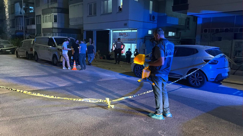 Cadde ortasında bir anda silahını çıkardı! Rastgele ateş açtı